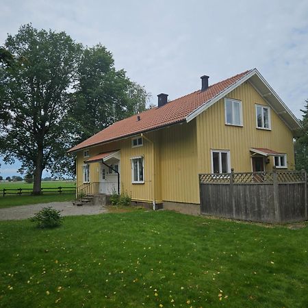 Oernsro Boende Och Staellplatser Skara Værelse billede